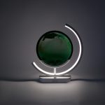 baza eleganta a lampii cu sistem de iluminare led in 3 culori